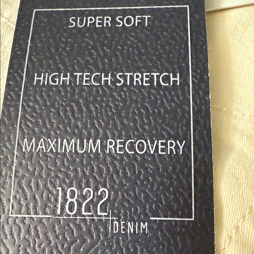 1822 Denim Cream Flared Jeans - Picture 9 of 9